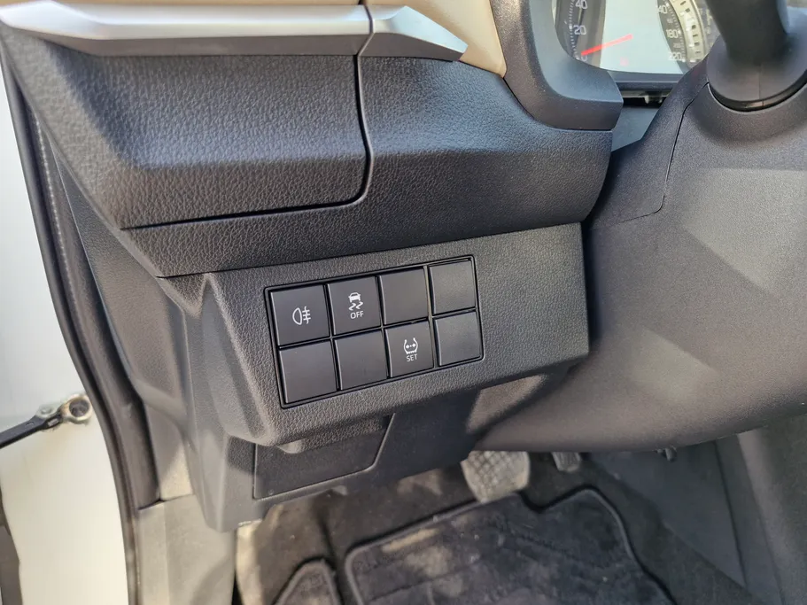 2023 Toyota Yaris  Y 