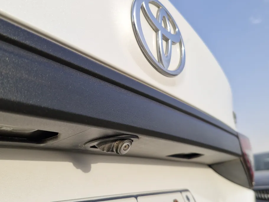 2023 Toyota Yaris  Y 