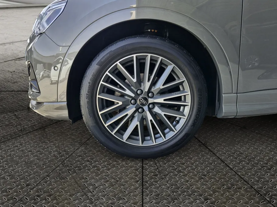 2023 Audi Q3 35 TFSl 