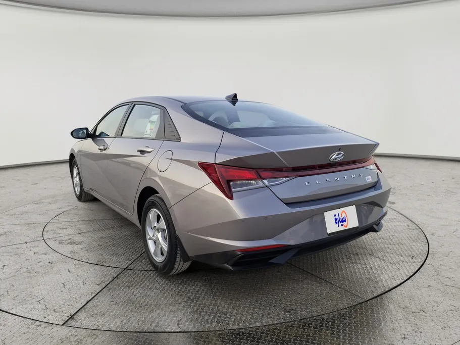 2022 Hyundai Elantra Smart 