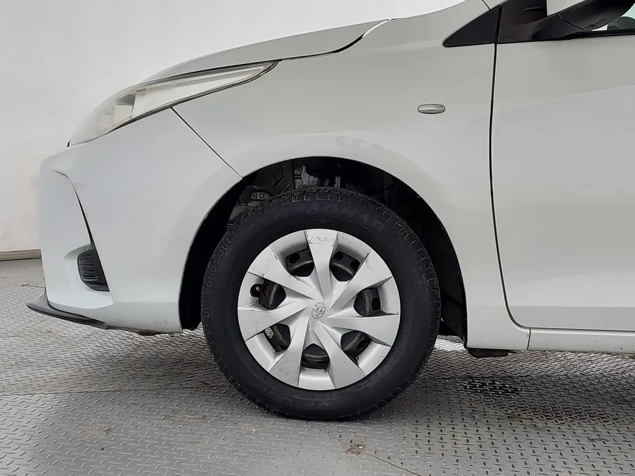 2022 Toyota Yaris  Y 