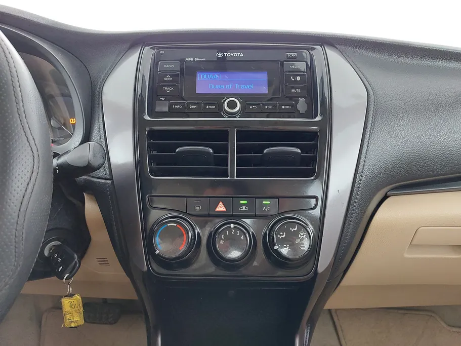 2022 Toyota Yaris  Y 