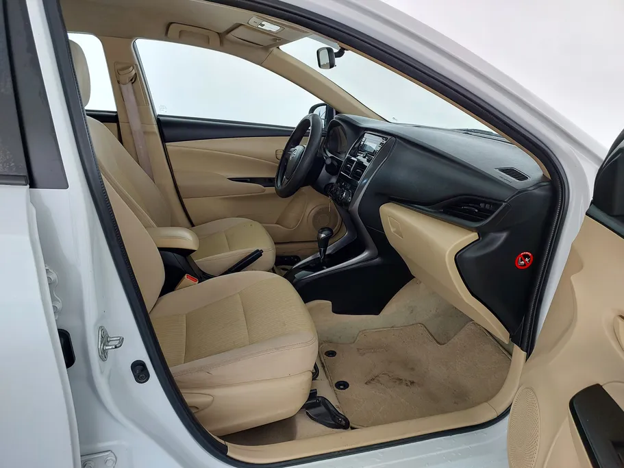 2022 Toyota Yaris  Y 