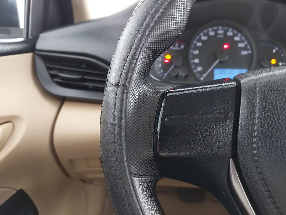 2022 Toyota Yaris  Y 