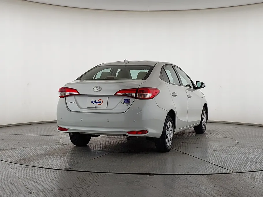 2022 Toyota Yaris  Y 