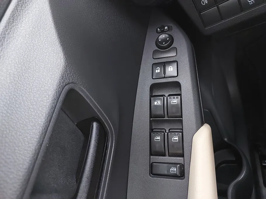 تويوتا يارس Y 2023 