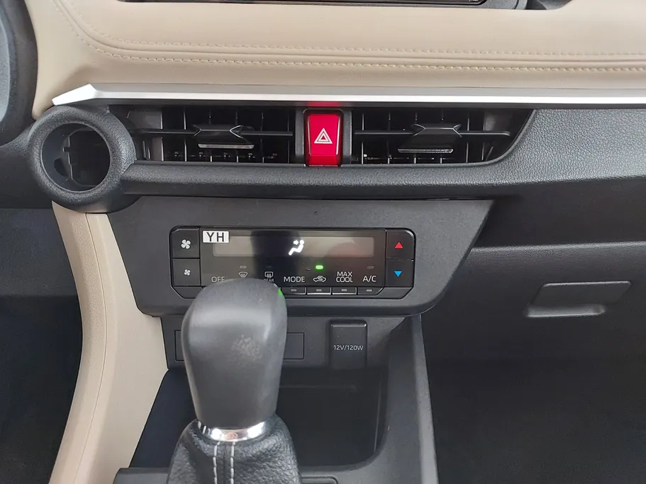 تويوتا يارس Y 2023 