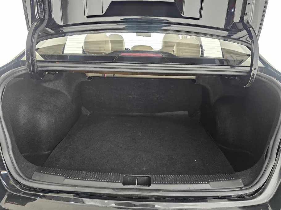 ام جي 5 LUX 2023 