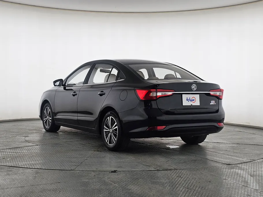 ام جي 5 LUX 2023 