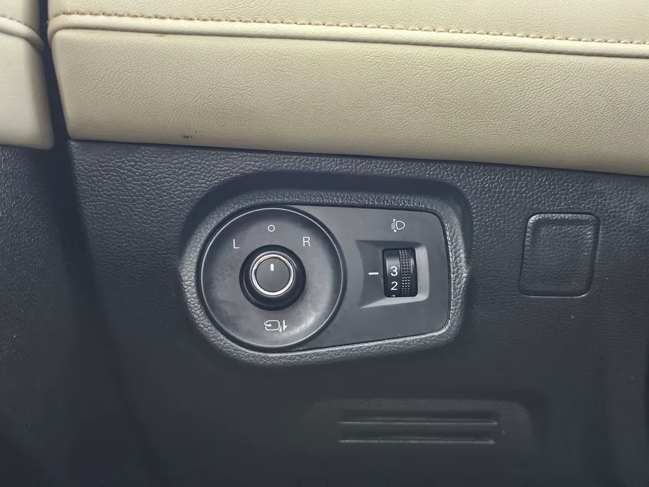 ام جي 5 LUX 2023 