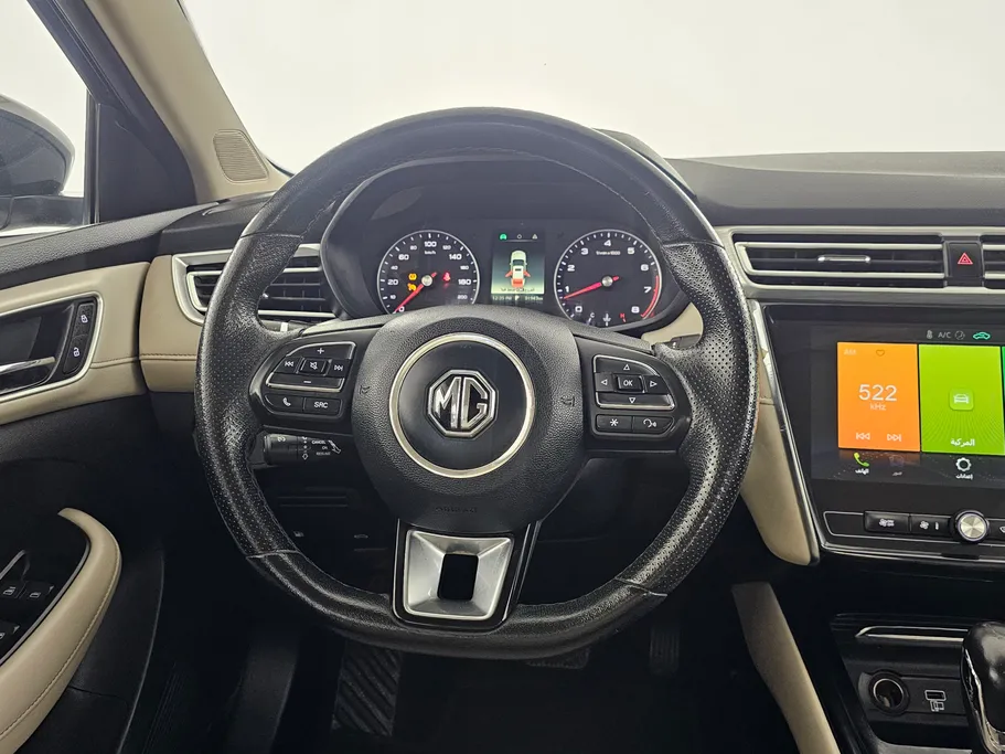 ام جي 5 LUX 2023 