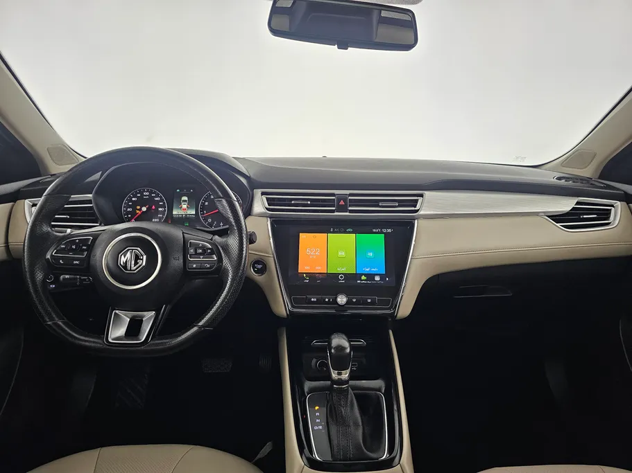 ام جي 5 LUX 2023 