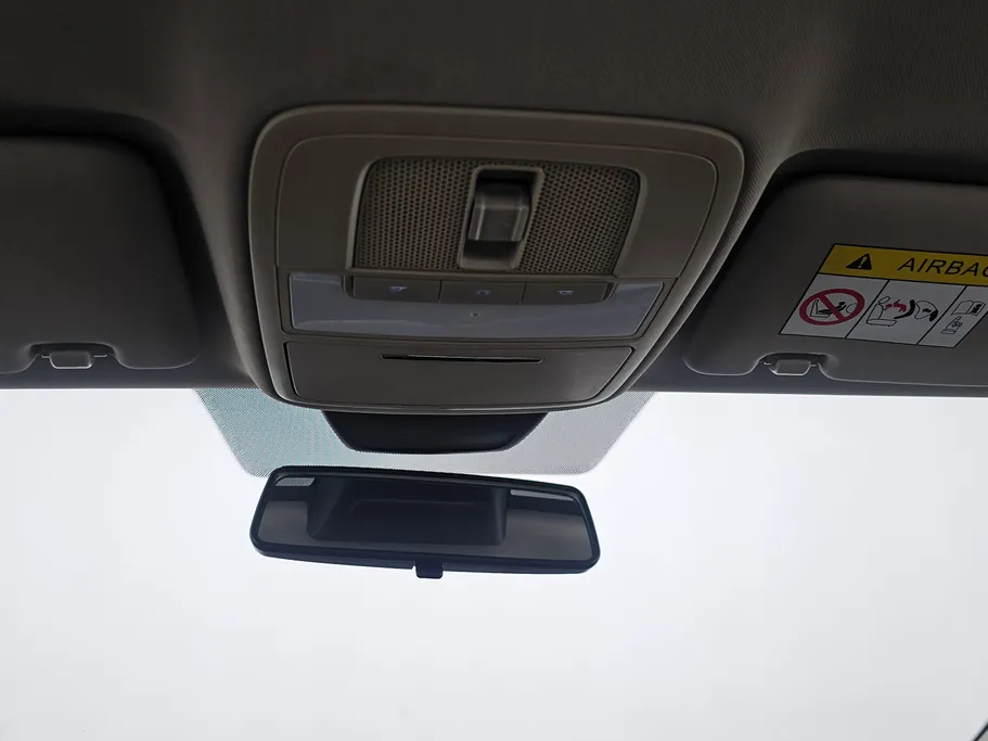 ام جي 5 LUX 2023 