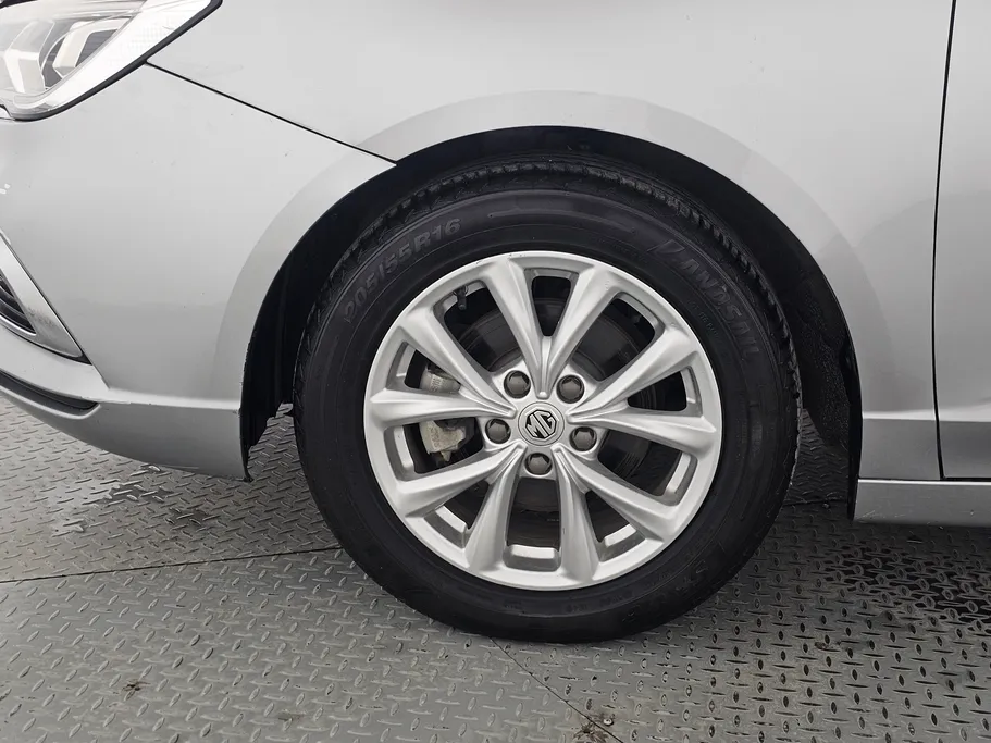 ام جي 5 COM 2022 