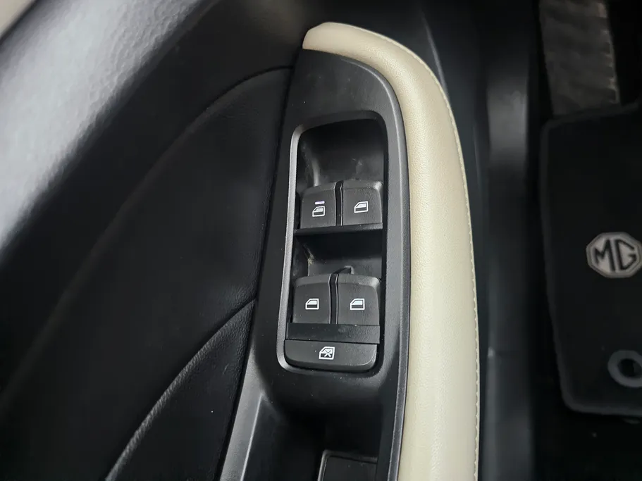 ام جي 5 COM 2022 