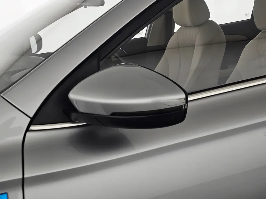 ام جي 5 COM 2022 