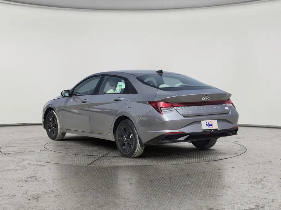 2023 Hyundai Elantra Smart 