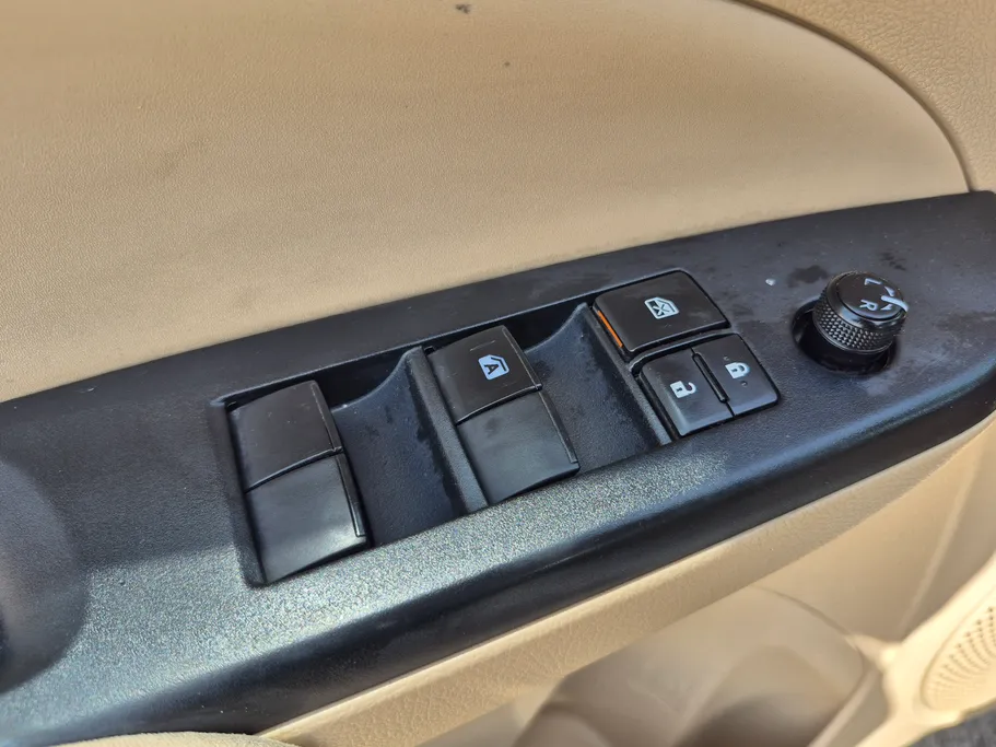 تويوتا يارس Y 2019 