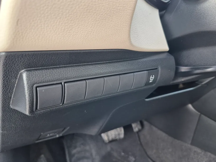 تويوتا كورولا XLI 2023 