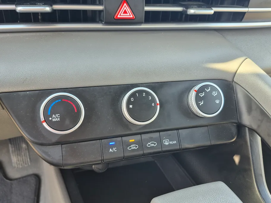 2023 Hyundai Elantra Fleet 