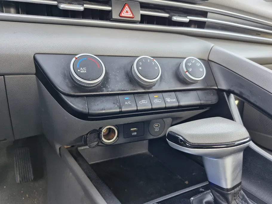 2024 Hyundai Elantra Fleet 