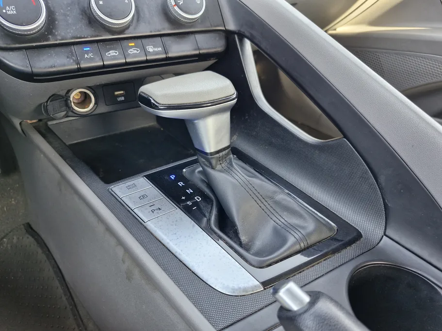 2024 Hyundai Elantra Fleet 