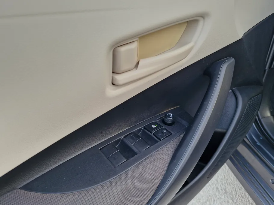 تويوتا كورولا XLI 2023 