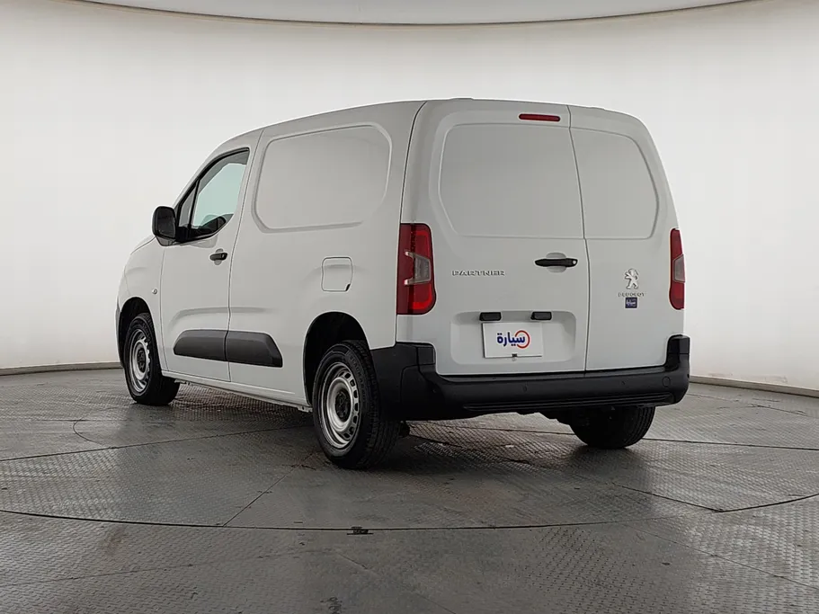2022 Peugeot Partner Short van 