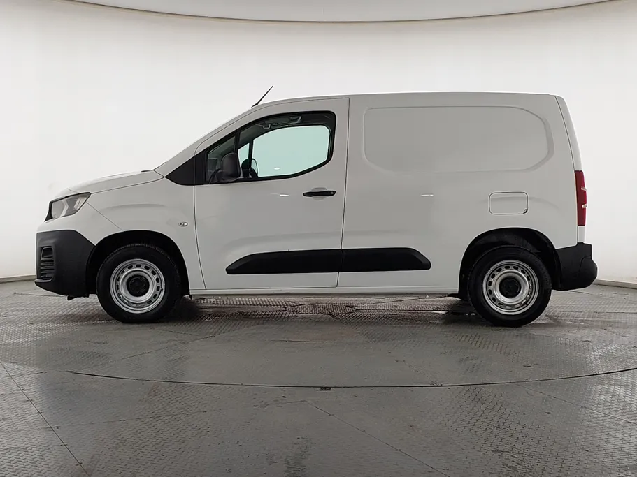 2022 Peugeot Partner Short van 