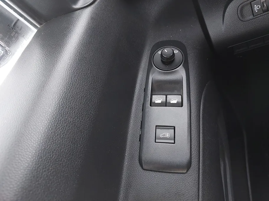 2022 Peugeot Partner Short van 