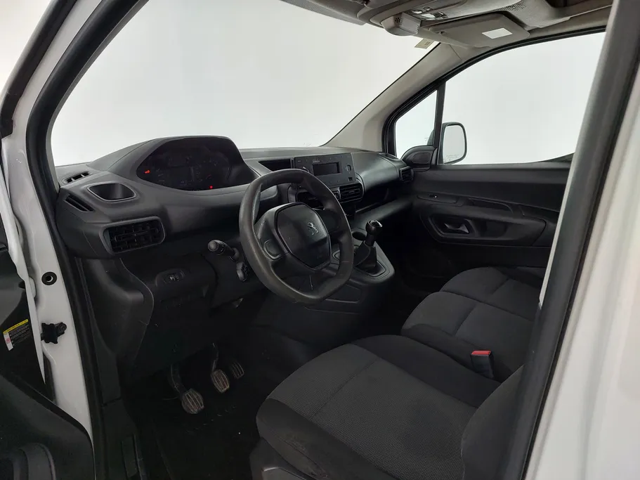 2022 Peugeot Partner Short van 