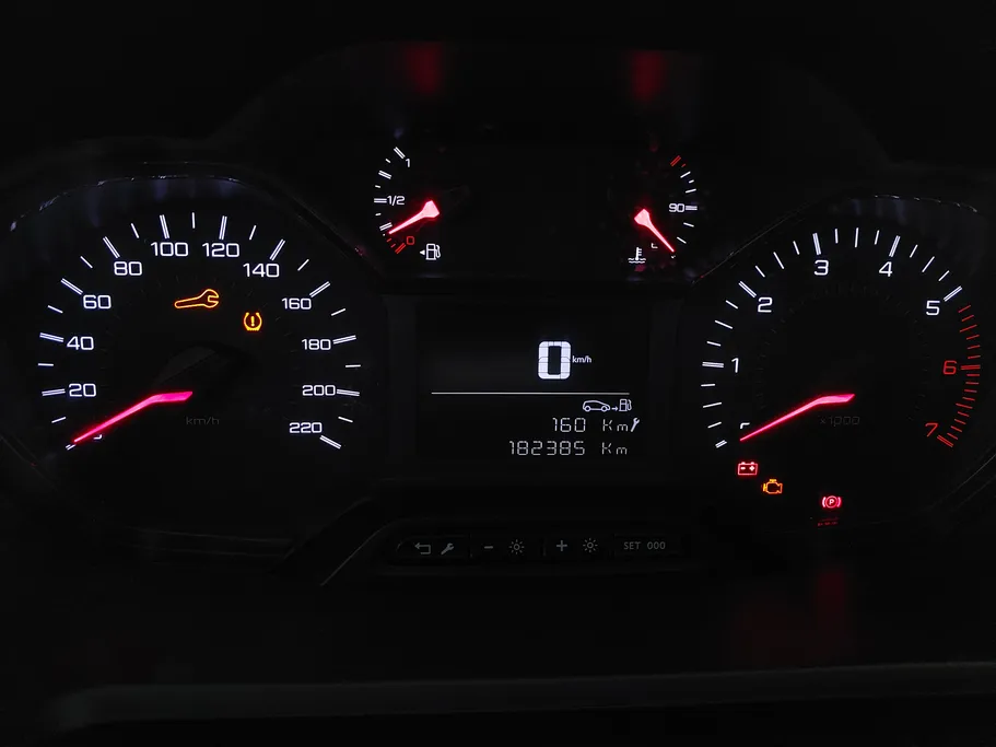 2022 Peugeot Partner Short van 