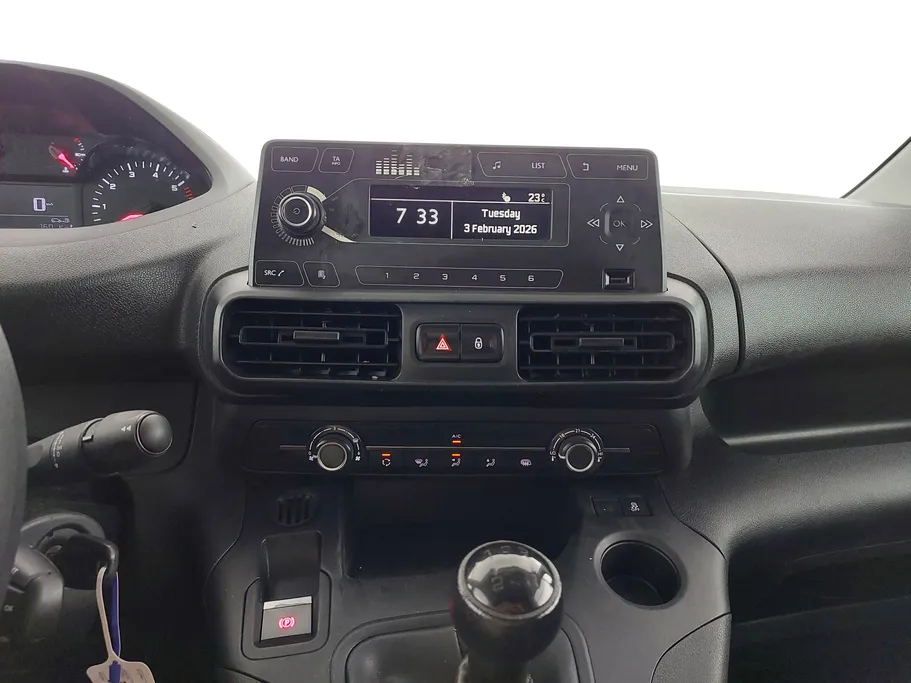 2022 Peugeot Partner Short van 