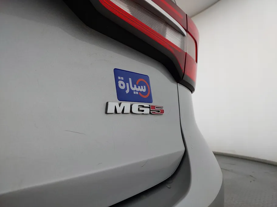 2023 MG 5 LUX 