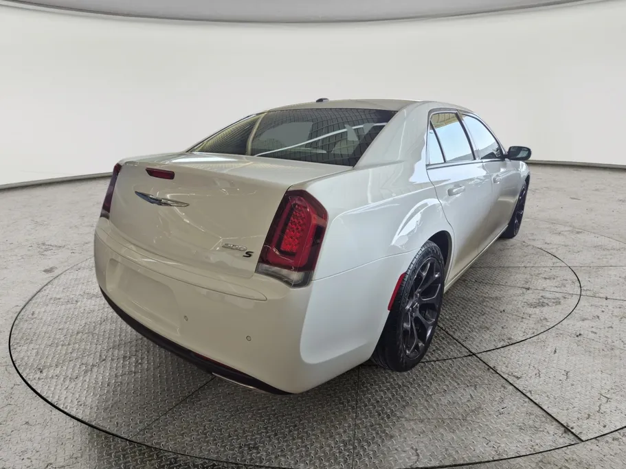 2021 Chrysler 300 S 