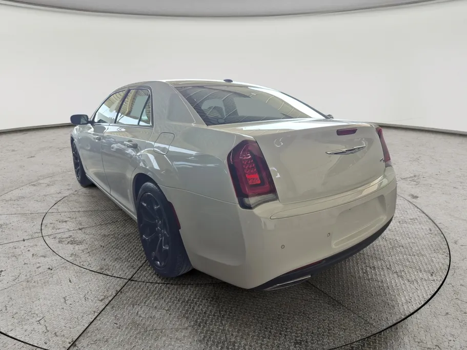 كرايسلر 300 S 2021 