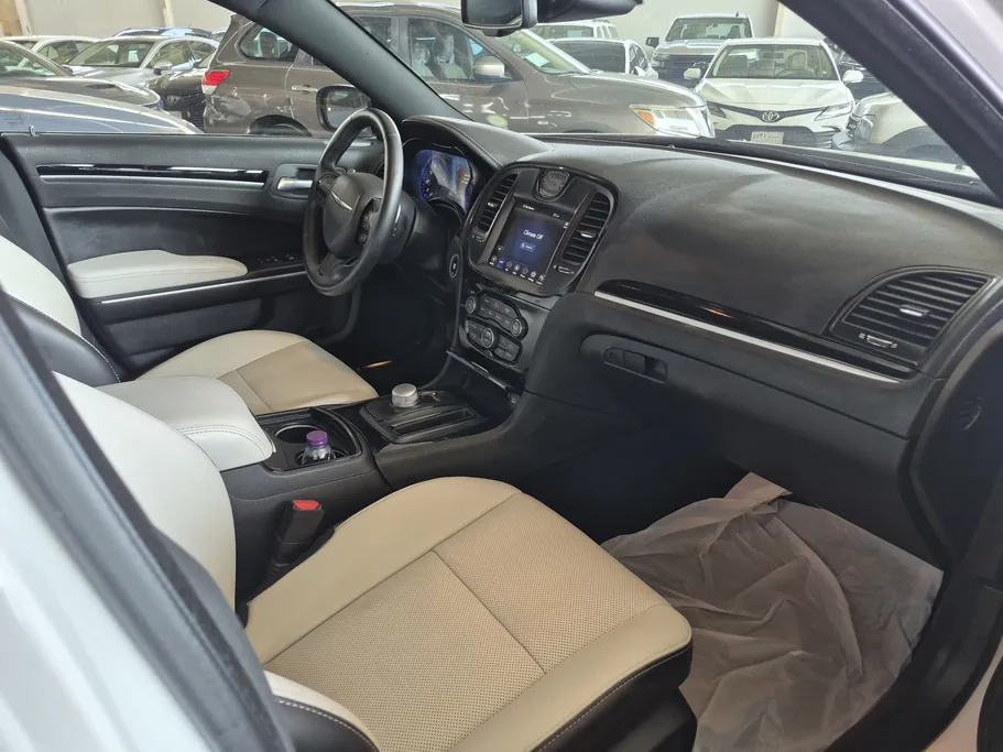 كرايسلر 300 S 2021 