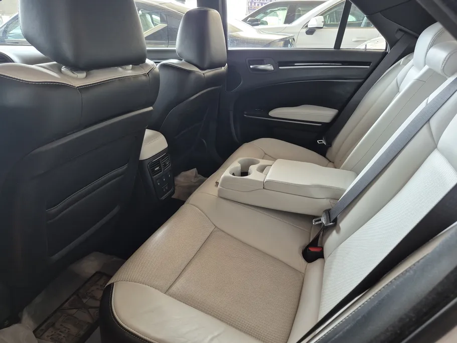 كرايسلر 300 S 2021 