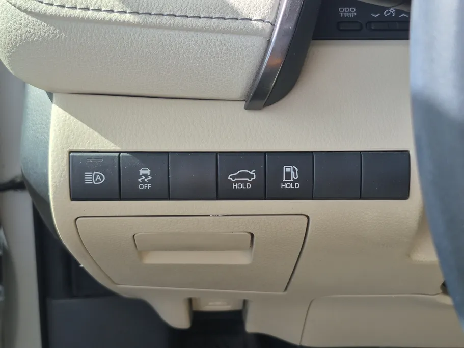 تويوتا كامري Limited 2023 