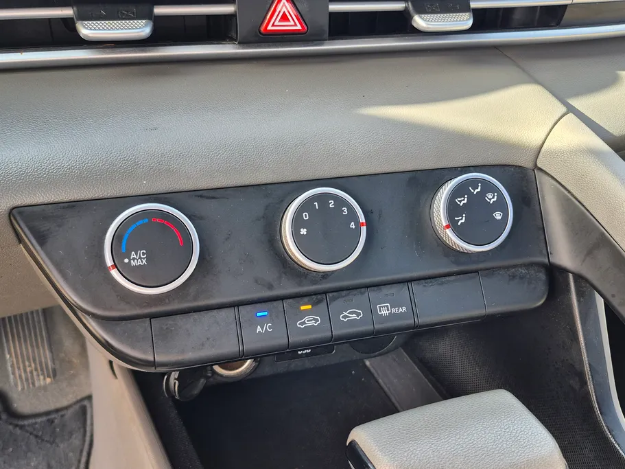 2024 Hyundai Elantra Fleet 