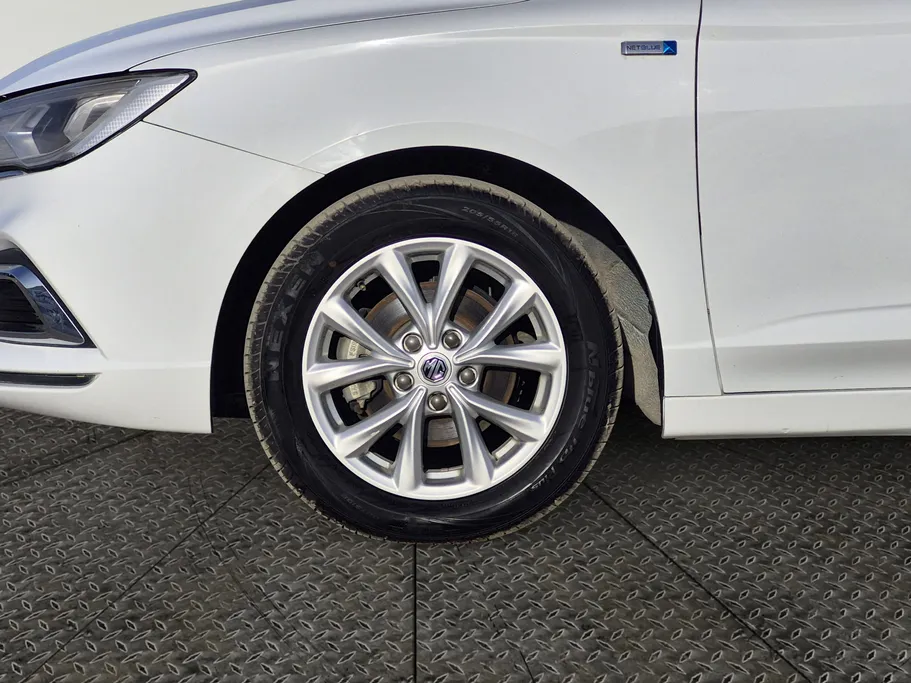 ام جي 5 STD 2022 