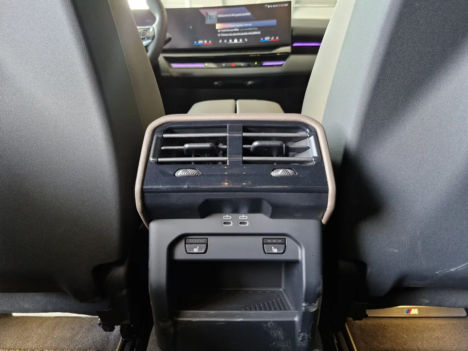 بي ام دبليو الفئة الخامسة 520i 2024 