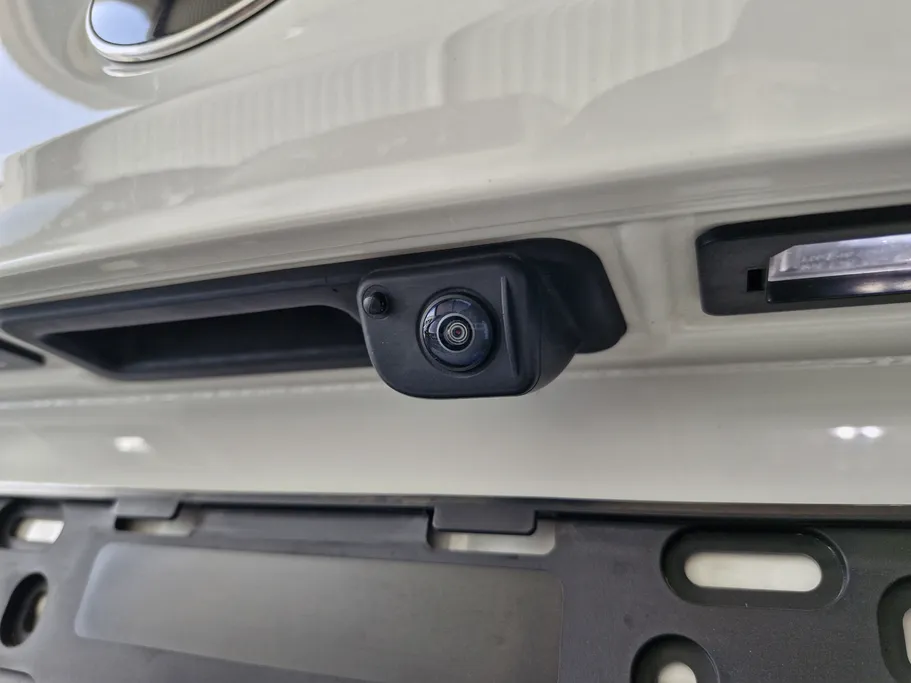 بي ام دبليو الفئة الخامسة 520i 2024 