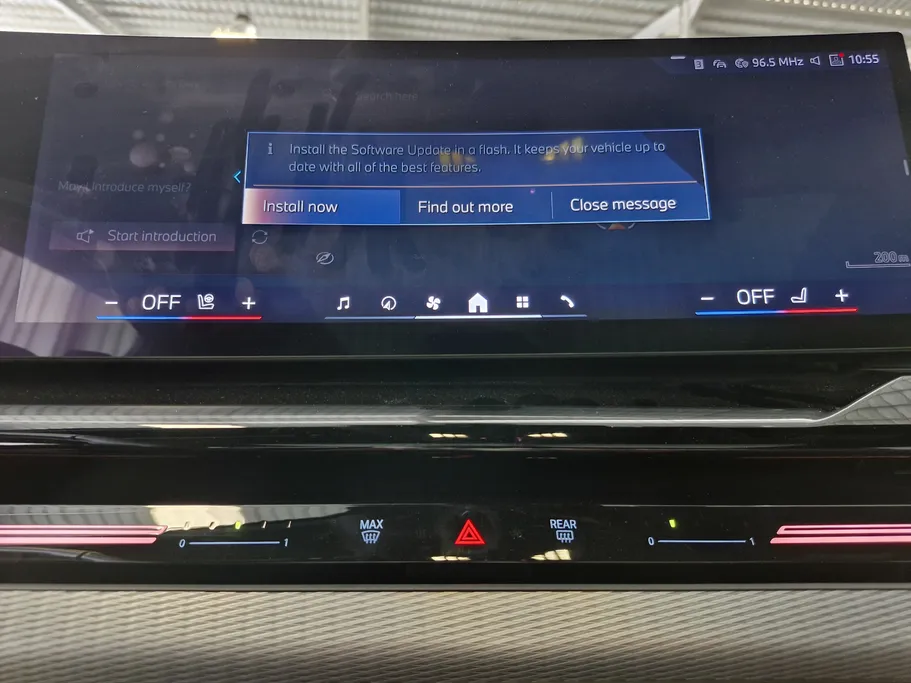 بي ام دبليو الفئة الخامسة 520i 2024 