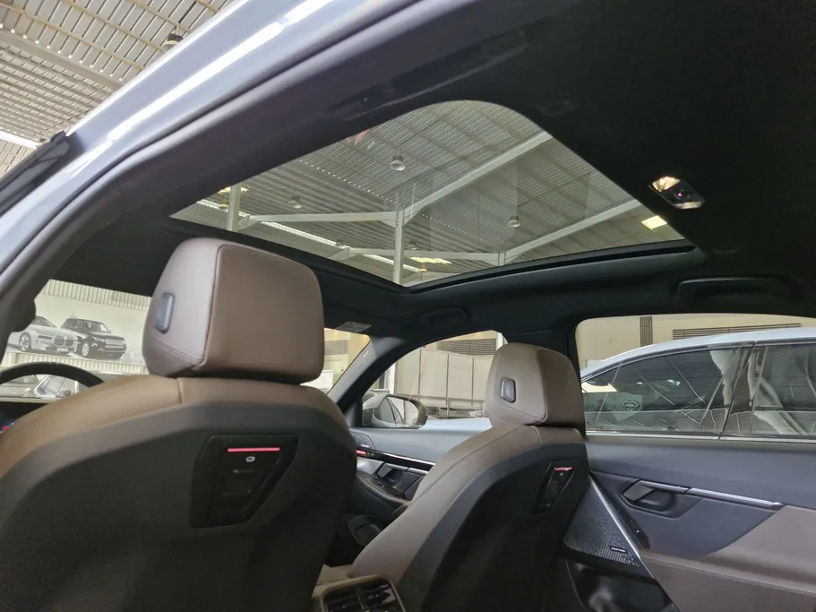 بي ام دبليو الفئة الخامسة 520i 2024 