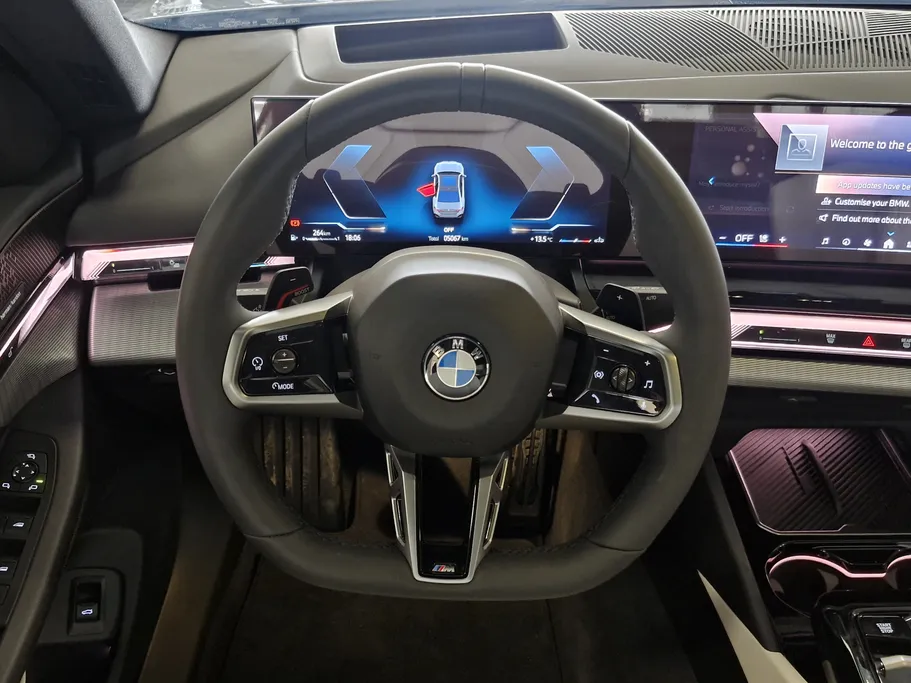 بي ام دبليو الفئة الخامسة 520i 2025 