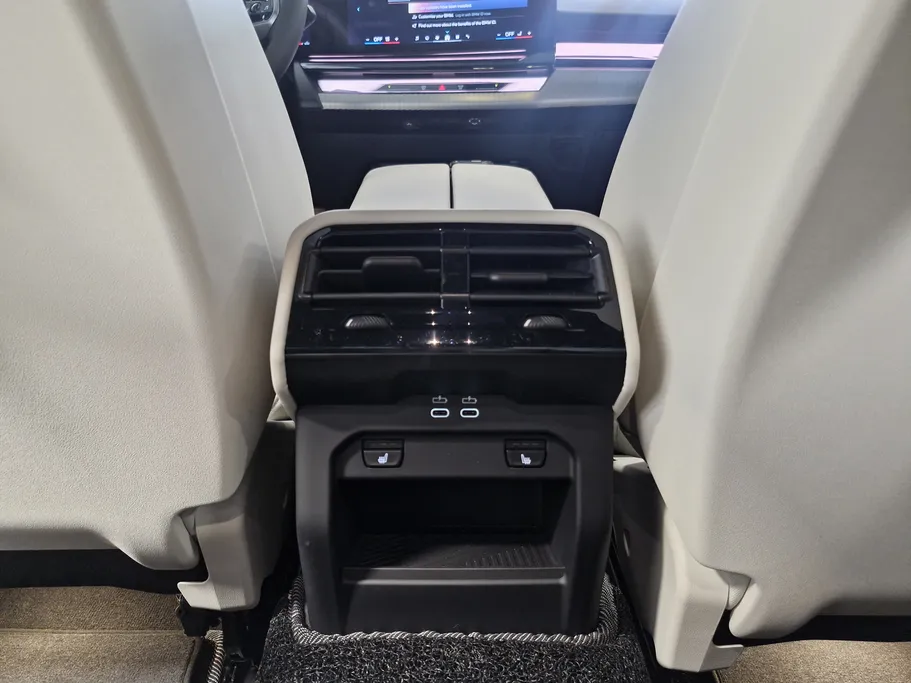 بي ام دبليو الفئة الخامسة 520i 2025 