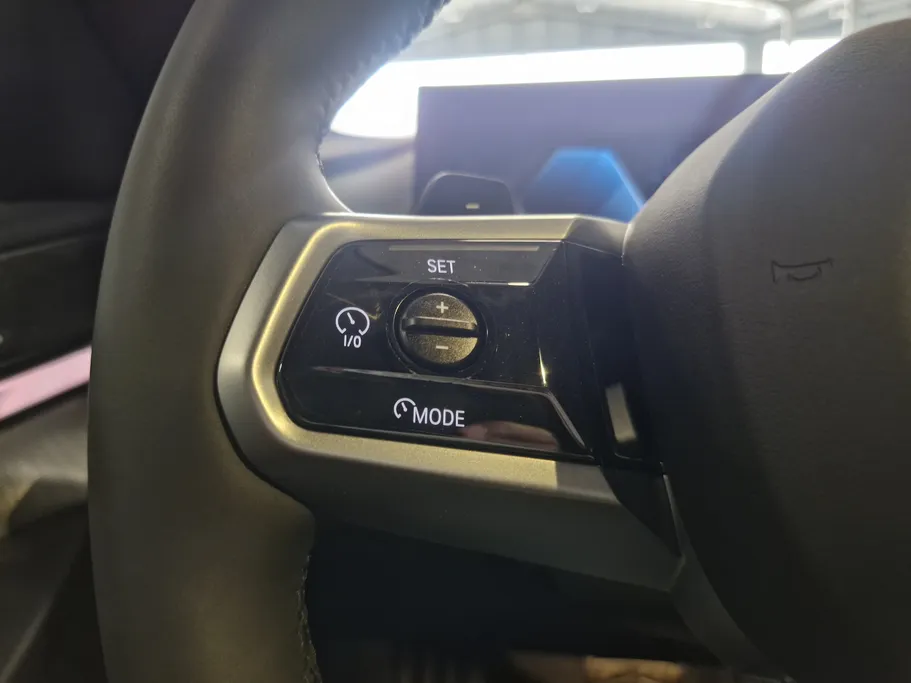 بي ام دبليو الفئة الخامسة 520i 2025 