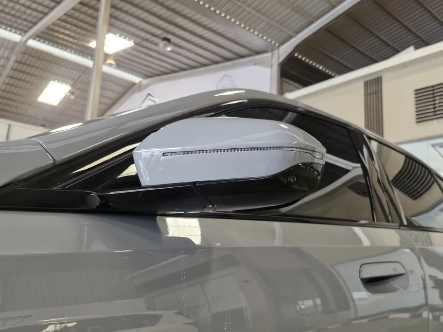 بي ام دبليو الفئة الخامسة 520i 2025 