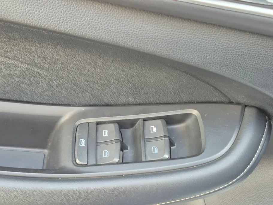 ام جي 5 STD 2023 